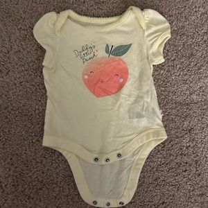 GUC 0-3M Baby Gap “Daddy’s Little Peach” Onesie